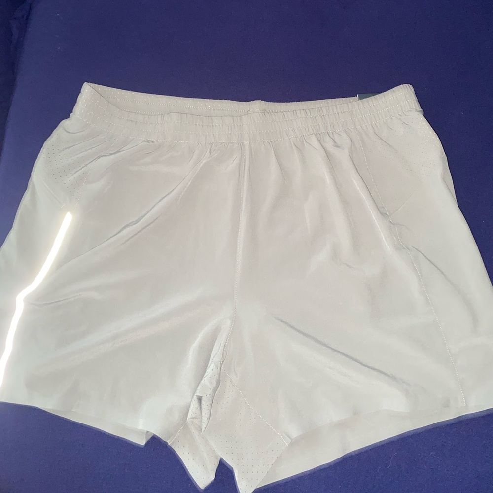 Relaxed fit short man size L